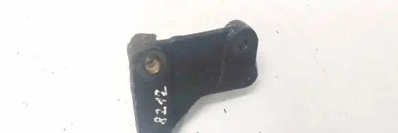 Engine mounting bracket