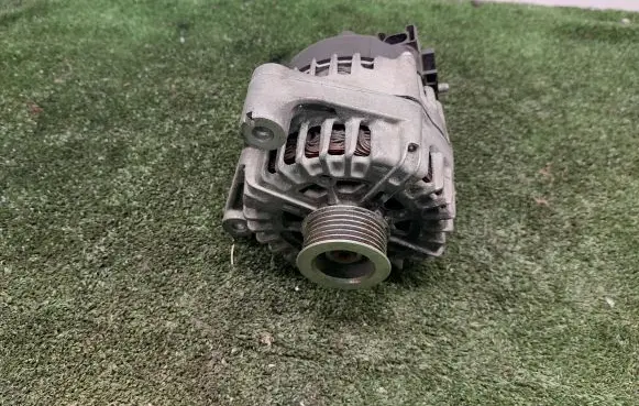 BMW 5 E60 E61 Generator/alternator 7802261 S3AN08 2543461B