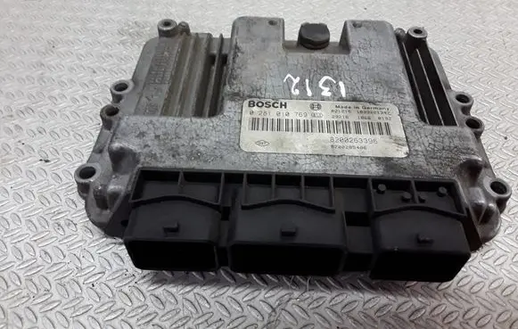 Renault Megane II Engine control unit/module 0281010769 8200263396