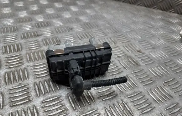 BMW 5 F10 F11 Turbine electric control actuator 4933519410