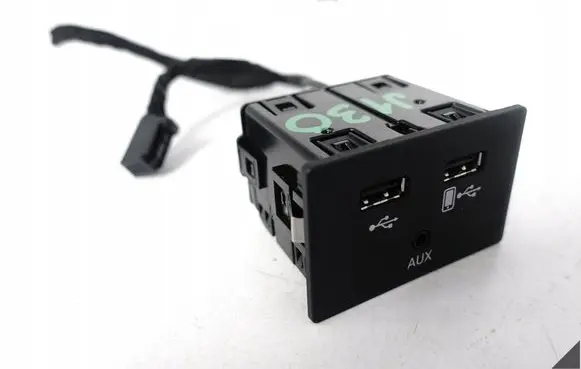 Audi A6 S6 C7 4G USB socket connector 4G0035736