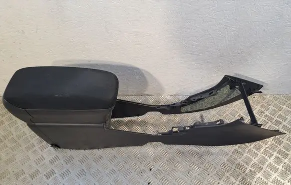 Toyota Avensis T250 Armrest 5890505050B5 5891105070B0