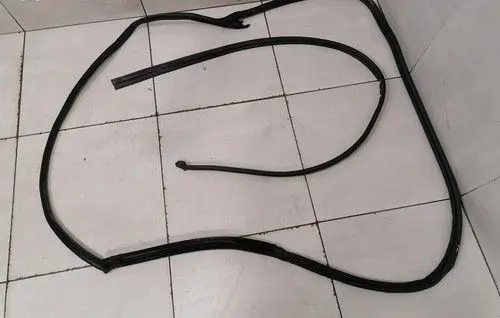 Aston Martin V8 Rubber seal front coupe door window 6G33C20709AH