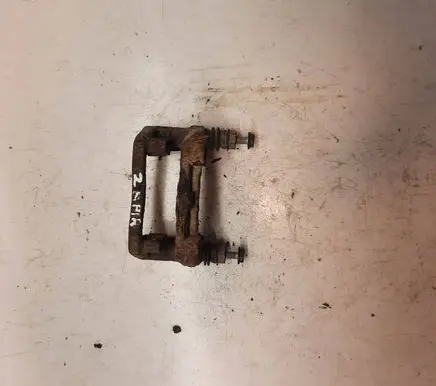 Opel Zafira A Brake caliper pad carrier rear 