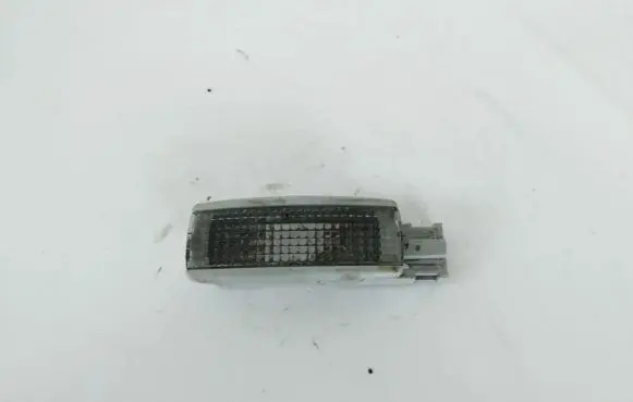 Volkswagen PASSAT B5 Other interior light 3b0947113