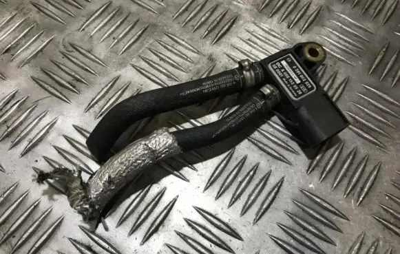 Mercedes-Benz C AMG W204 Air pressure sensor 0281002925 a0061539528