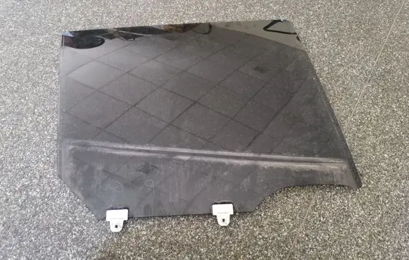 Nissan Leaf I (ZE0) Rear door window glass