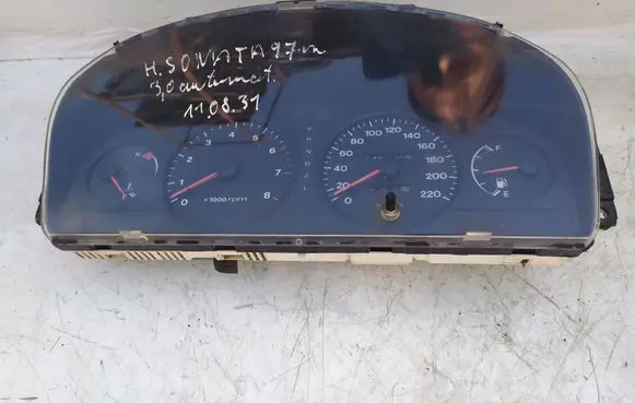 Hyundai Sonata Speedometer (instrument cluster)