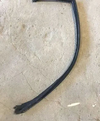Dodge Challenger Rubber seal front coupe door window 04575890AD