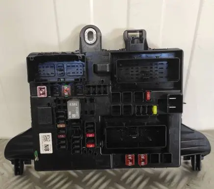 Opel Insignia A Fuse module 13277318 14021635810