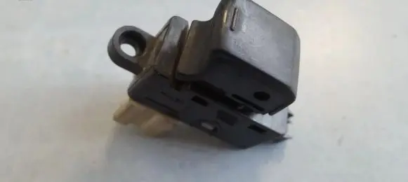 Nissan Primera Electric window control switch