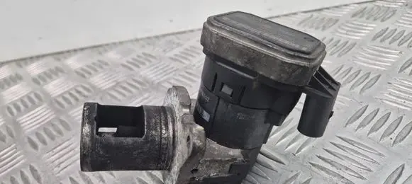 Mercedes-Benz C W204 EGR valve A6461400760 00005320C5