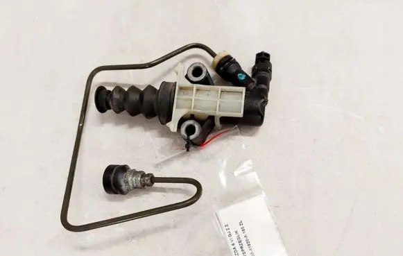 Mazda 6 Clutch slave cylinder KE60-41920-A