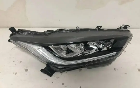 Toyota Yaris Headlight/headlamp
