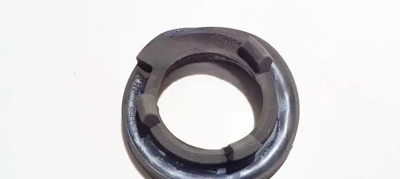 Toyota Yaris Front coil spring rubber mount 482570d010 48257-0d010