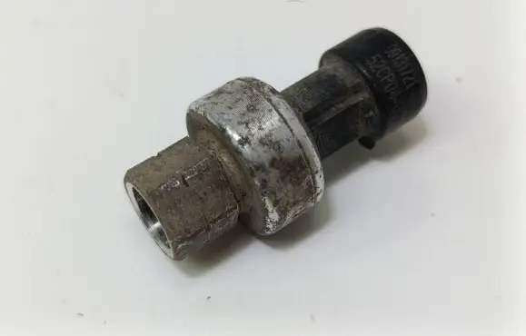 Opel Zafira A Air conditioning (A/C) pressure sensor 09131721