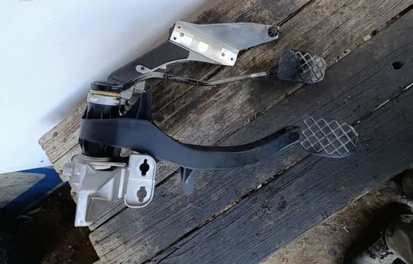 Audi A4 S4 B7 8E 8H Pedal assembly 8E2721316G