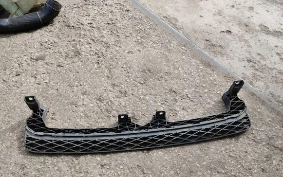 Volkswagen PASSAT B7 Front bumper mounting bracket 3AA807571