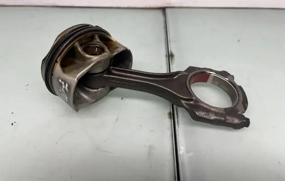 BMW 7 G11 G12 Piston with connecting rod 8665195 11258665195 7852246