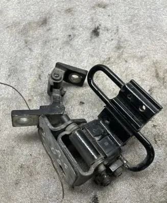 Audi A4 S4 B7 8E 8H Rear door upper hinge 8E0833412