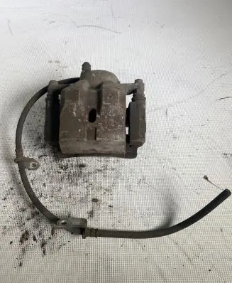 Toyota Prius (XW30) Front brake caliper