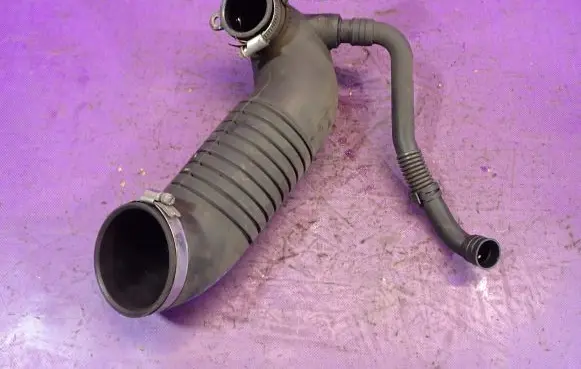 Audi A4 S4 B6 8E 8H Air intake hose/pipe 8E0129615