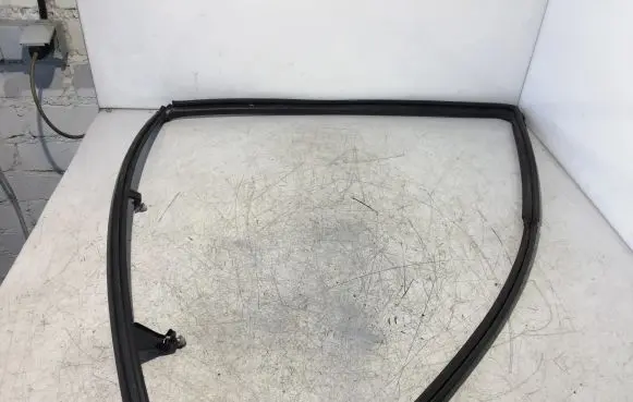 Toyota Yaris Rubber seal front door (on door) 