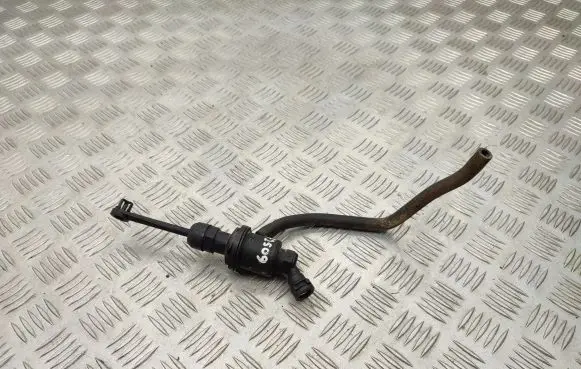 Clutch slave cylinder