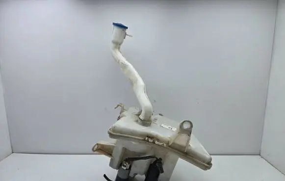 Toyota Auris 150 Windshield washer fluid reservoir/tank 8531002450 1015798 E11015069