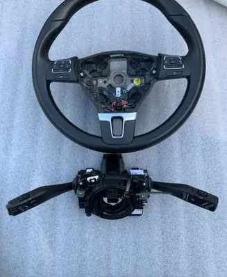 Volkswagen Tiguan Steering wheel 1T0419091AC 5K0953569H