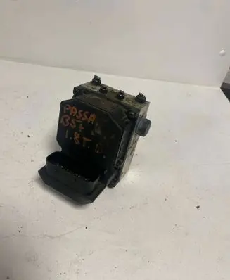 Volkswagen PASSAT B5 ABS Pump 4B0614517G