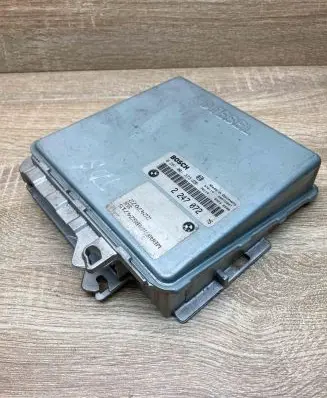 BMW 5 E39 Engine control unit/module ECU 2247072 0281001373