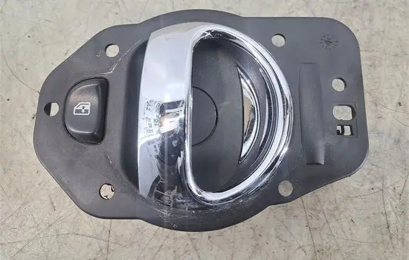 Chevrolet HHR Rear door interior handle 