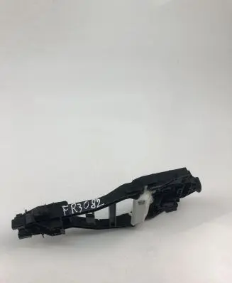 Rear door exterior handle/bracket