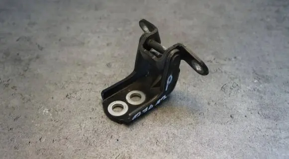 Infiniti FX Front door upper hinge