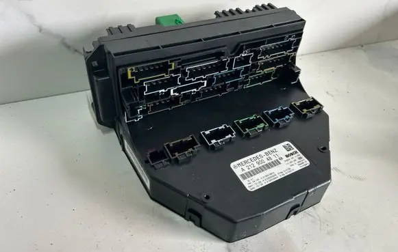 Mercedes-Benz C W204 SAM control unit A2129004811