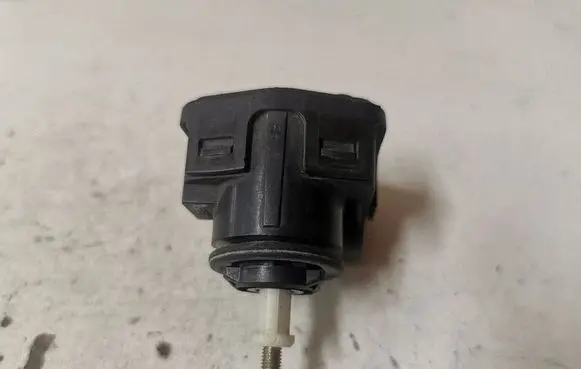 Audi A6 S6 C4 4A Headlight level adjustment motor 00728210 4A0941295