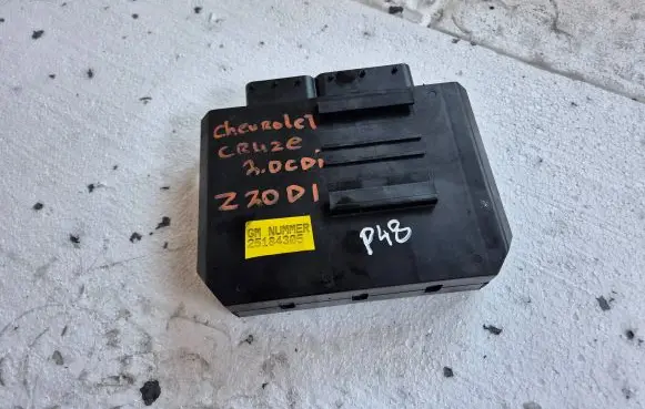 Chevrolet Cruze Engine control unit/module 25184305