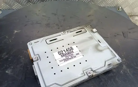 Ford Mustang I Sound amplifier FR3T-18T806-BS