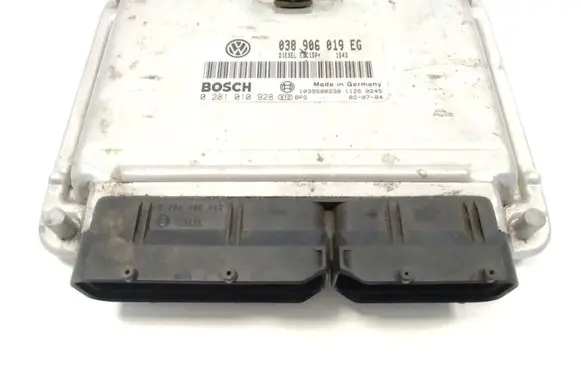 Skoda Superb B5 (3U) Engine control unit/module 038906019EG 0281010928 1039S00230