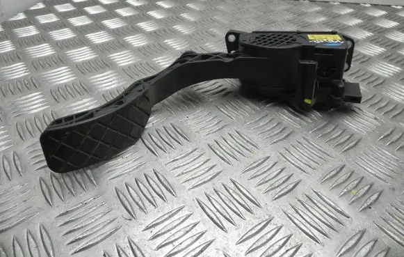Volkswagen Polo V 6R Accelerator throttle pedal 6Q2723503H T8202
