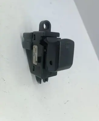 Nissan Note (E11) Electric window control switch 25411EA00A