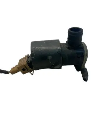 Ford Focus Windscreen/windshield washer pump 93BB17K624