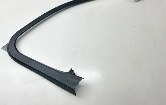 Volvo XC40 Front door trim bar 31455061