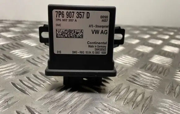 Volkswagen Golf VII Light module LCM 7P6907357D 7P6907357A