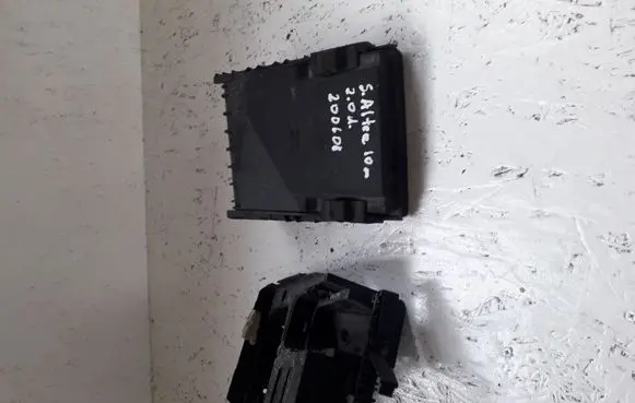 Seat Altea XL Fuse box cover