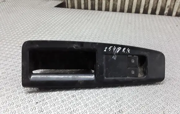 Volkswagen Polo IV 9N3 Electric window control switch 6Q1867171E