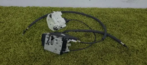 Maserati Levante Front door lock 50546894