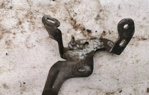 Citroen Berlingo Engine mounting bracket 9674942480