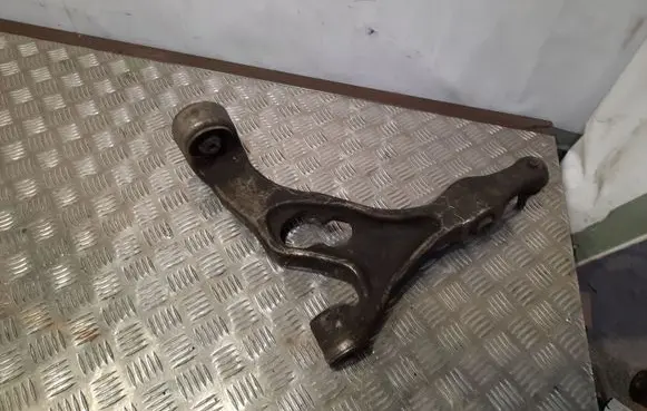 Audi Q7 4L Front lower control arm/wishbone 7P0407151C